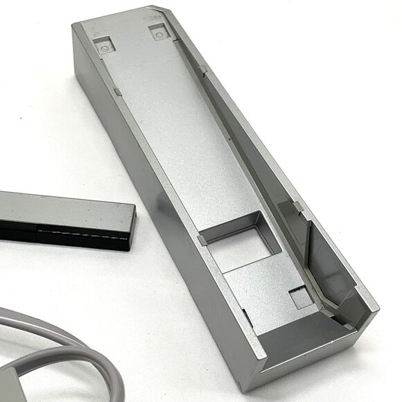 Nintendo Wii Docking Station Sensor Battery Adaptor Accessories - Picture 2 of 6